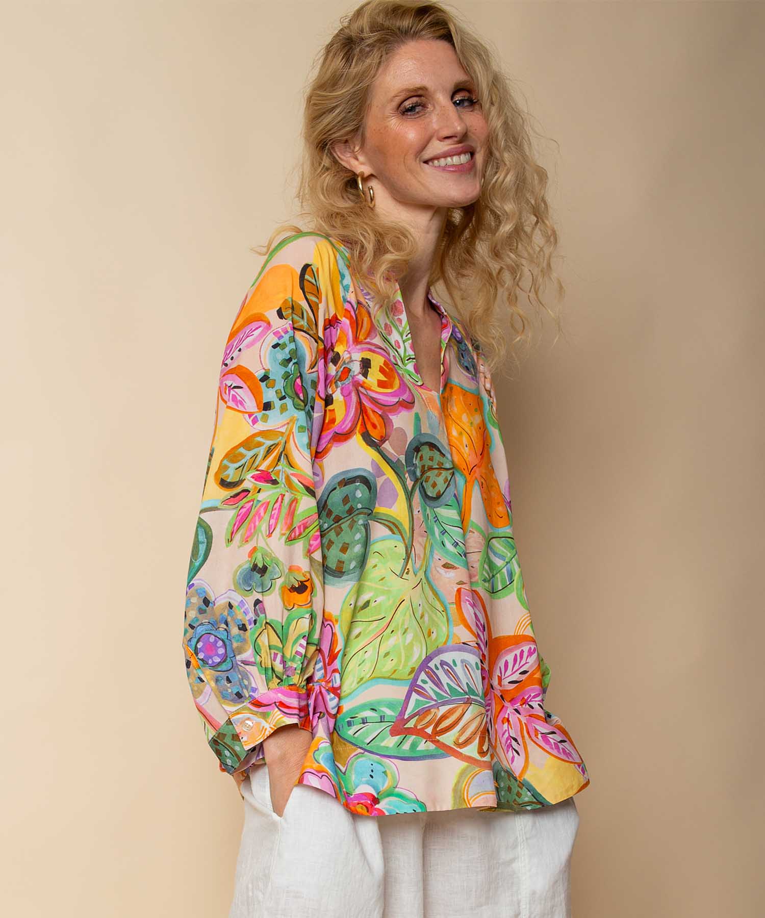 Emily van den Bergh Tunika Bluse aus reiner Viskose mit Multicolour Flower Print | Modehaus Wörmann