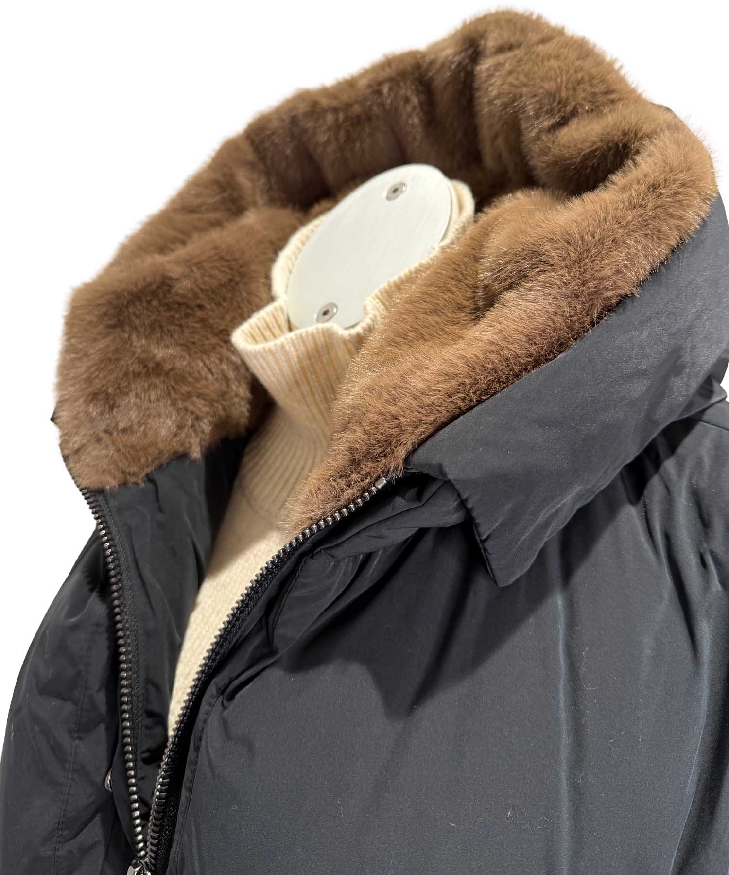 Blonde No. 8 Steppjacke SNOW – warme Damenjacke in schwarz mit Kapuze und Kunstfell