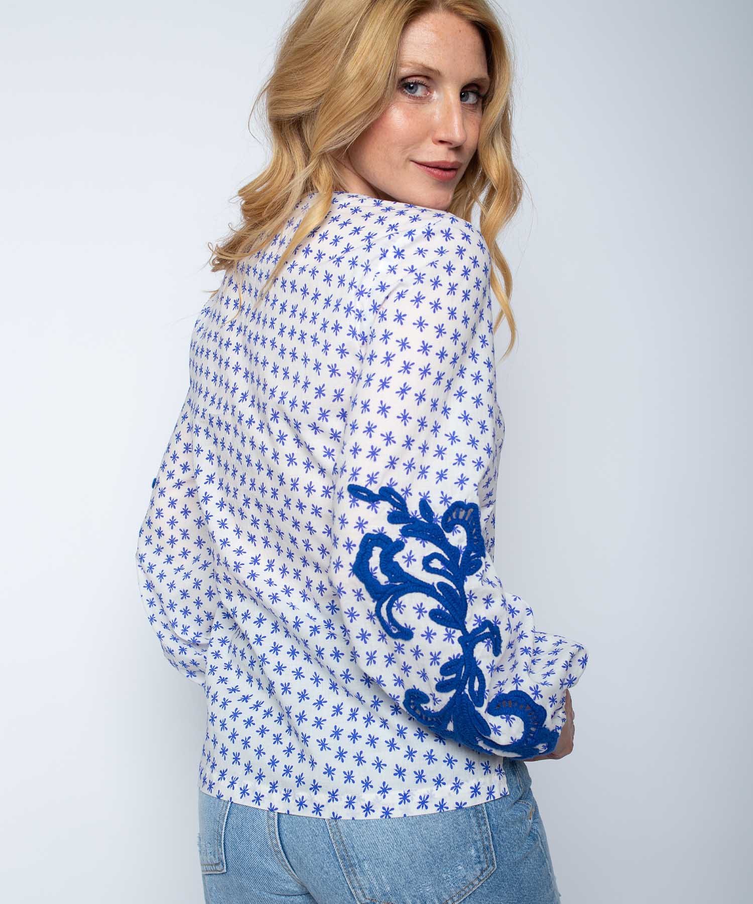 Emily van den Bergh Shirtbluse mit aufwendiger Garnstickerei