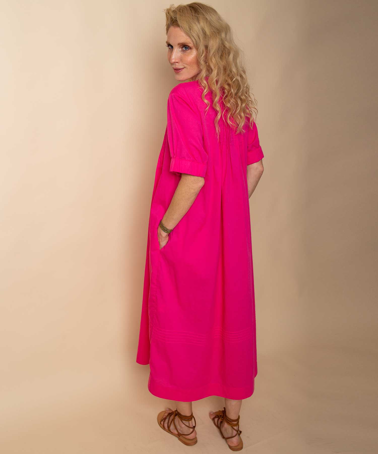 Emily van den Bergh Sommerkleid aus Baumwolle in leuchtendem Magenta | Modehaus Wörmann