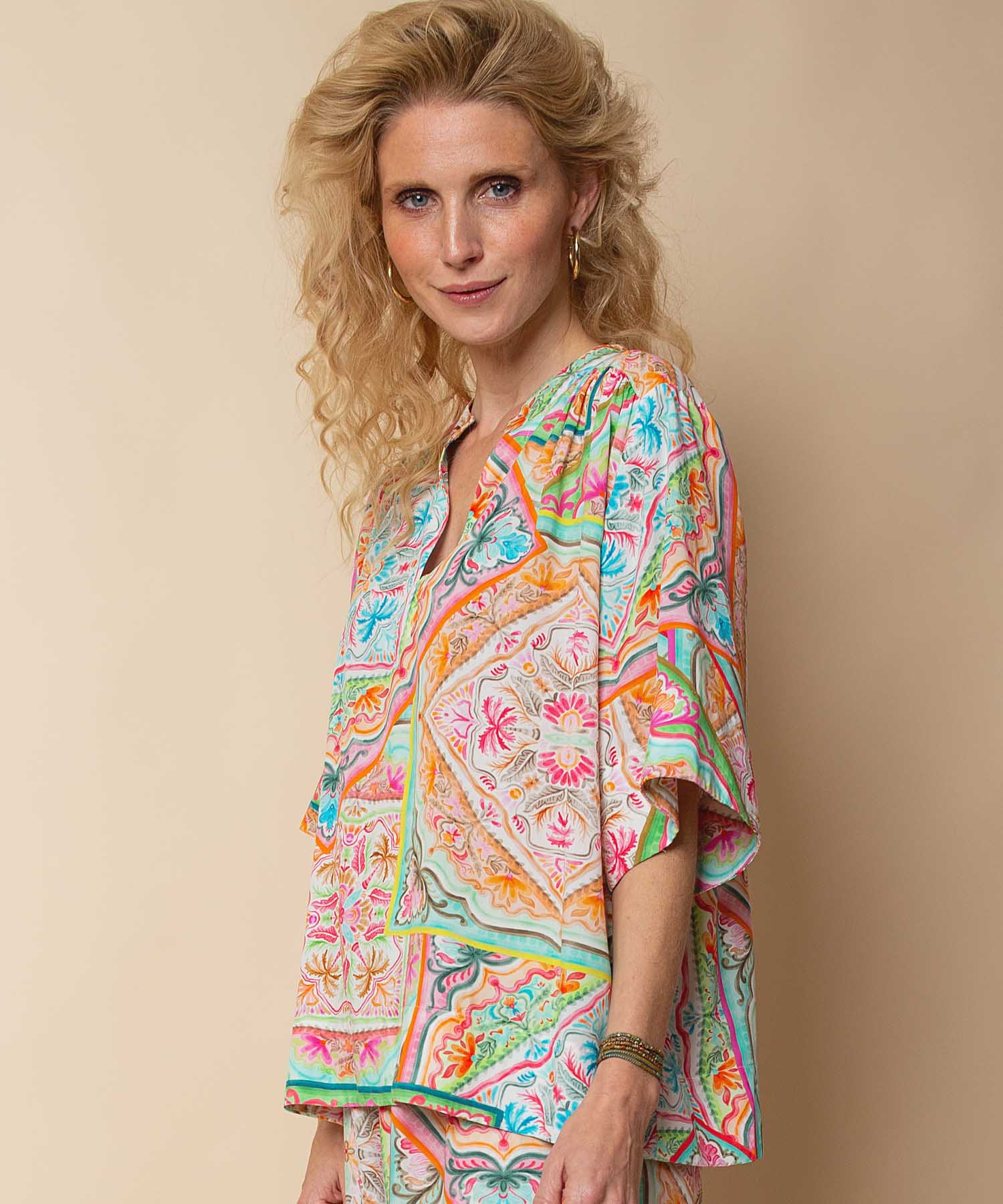 Emily van den Bergh Tunika Bluse aus reiner Viskose mit Multicolour Tuch Print | Modehaus Wörmann