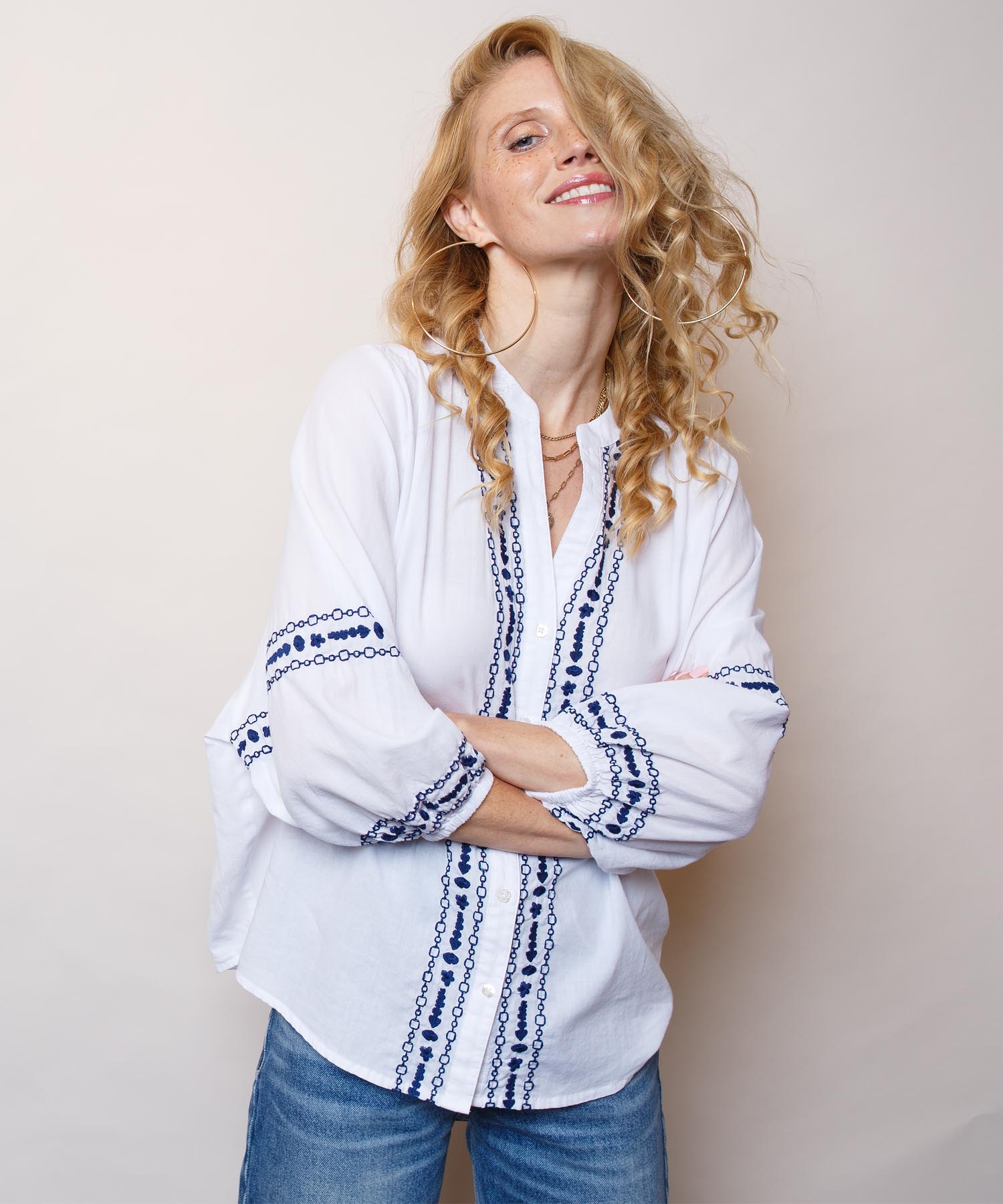 Emily van den Bergh Bluse mit Kontrast Stickerei aus Baumwolle