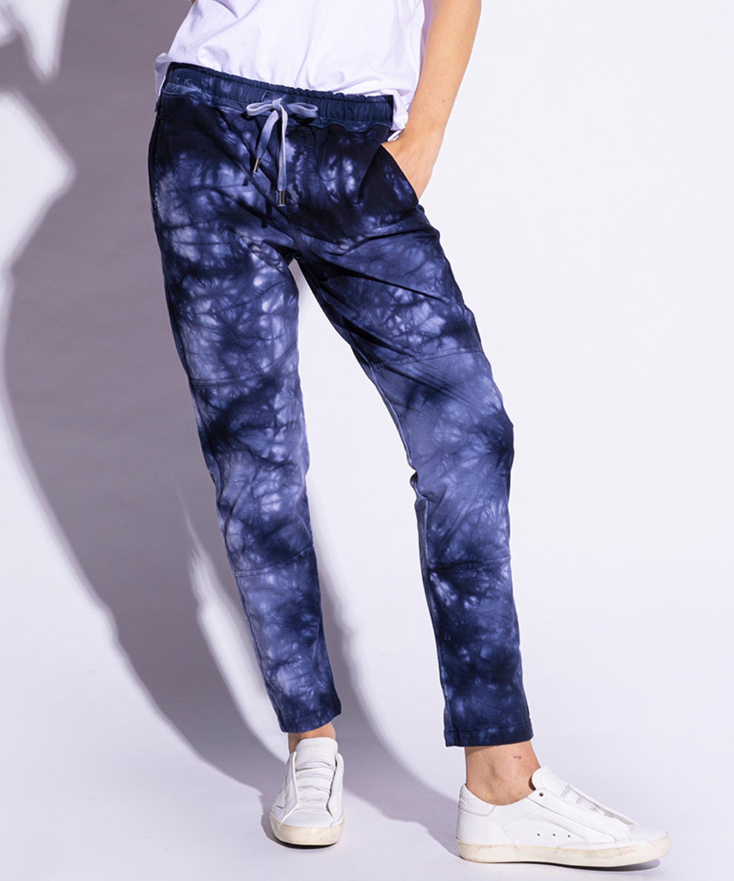 Hose You Two im Materialmix in Batik