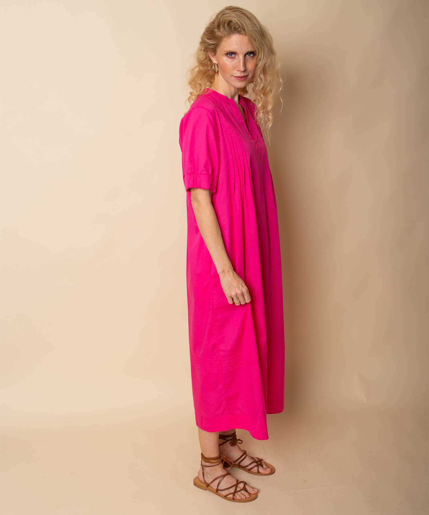 Emily van den Bergh Sommerkleid aus Baumwolle in leuchtendem Magenta | Modehaus Wörmann
