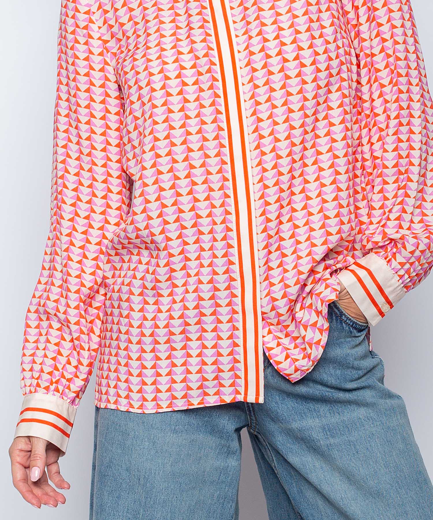 Emily van den Bergh Bluse im geometrischen Bordürendruck