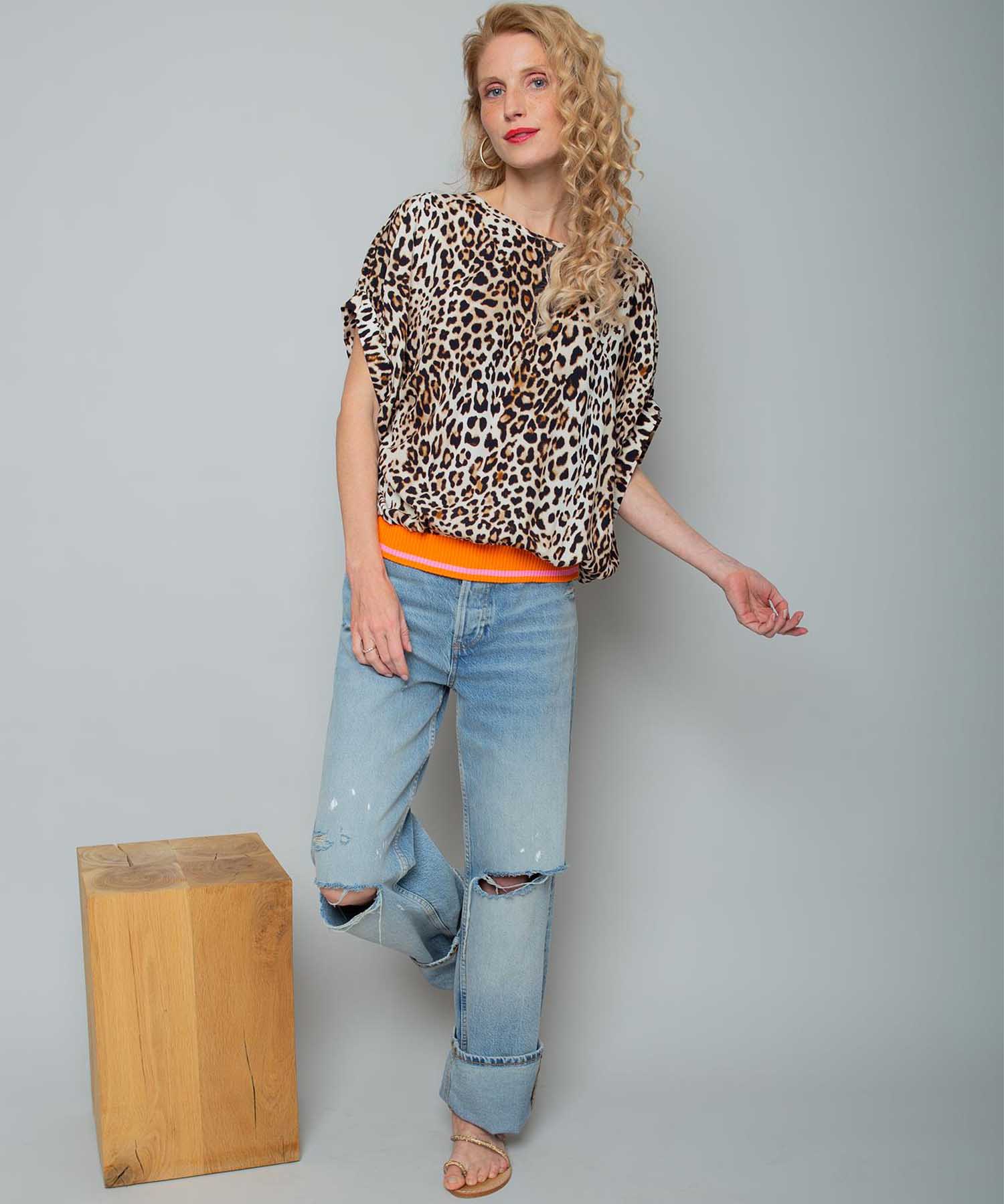 Emily van den Bergh Shirtbluse – leichtes Viskoseshirt im modernem Leo-Print