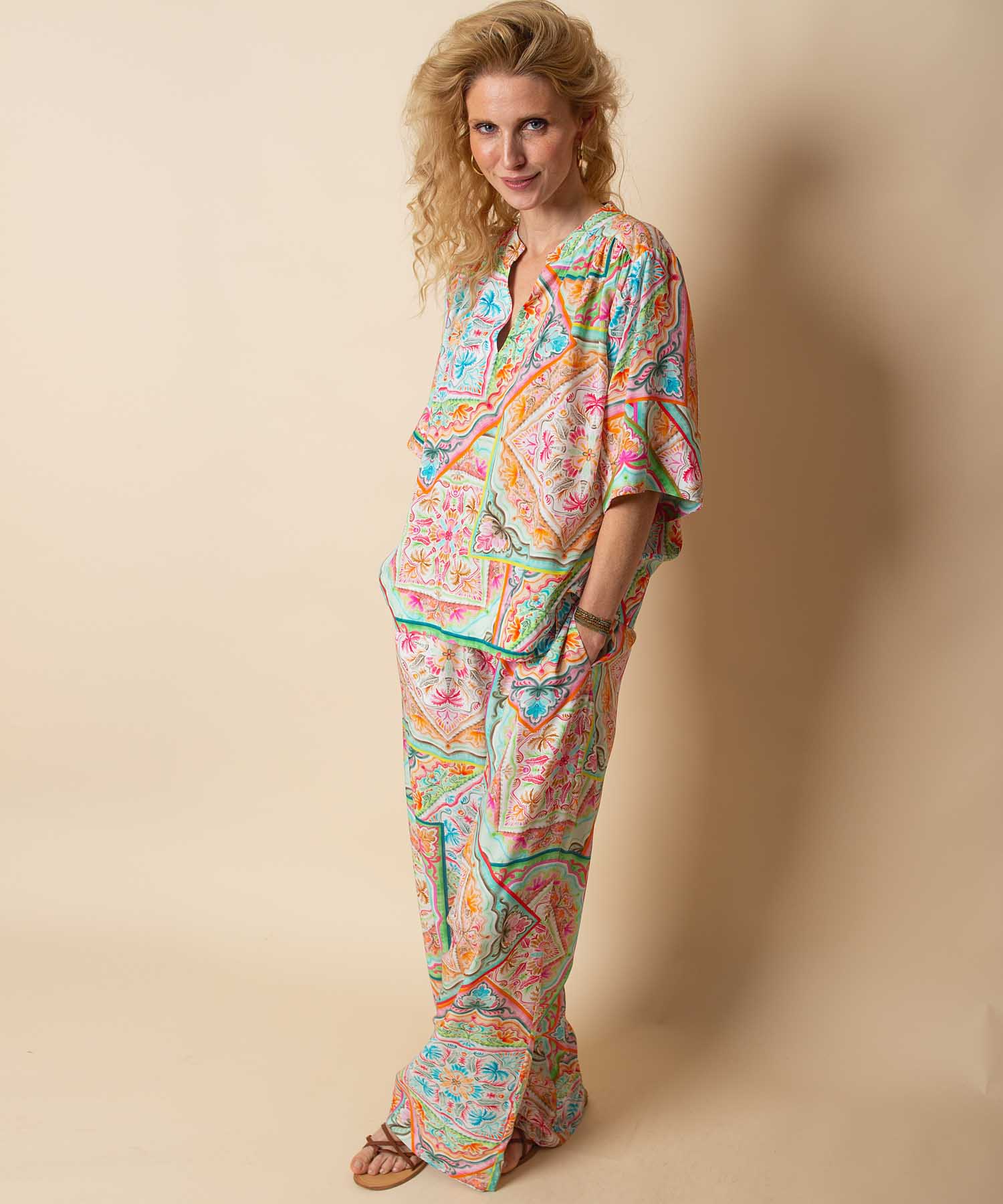 Emily van den Bergh Tunika Bluse aus reiner Viskose mit Multicolour Tuch Print | Modehaus Wörmann