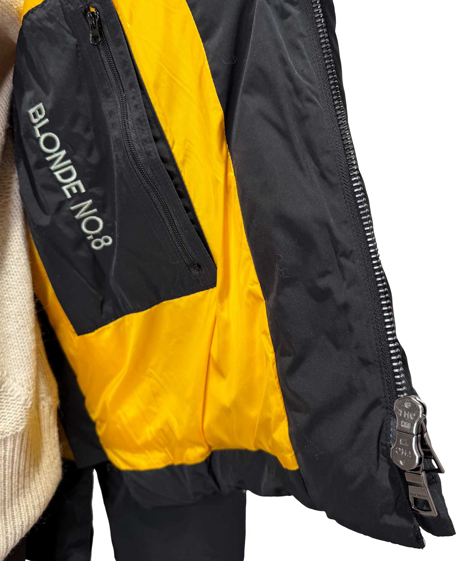 Blonde No. 8 Steppjacke SNOW – warme Damenjacke in schwarz mit Kapuze und Kunstfell