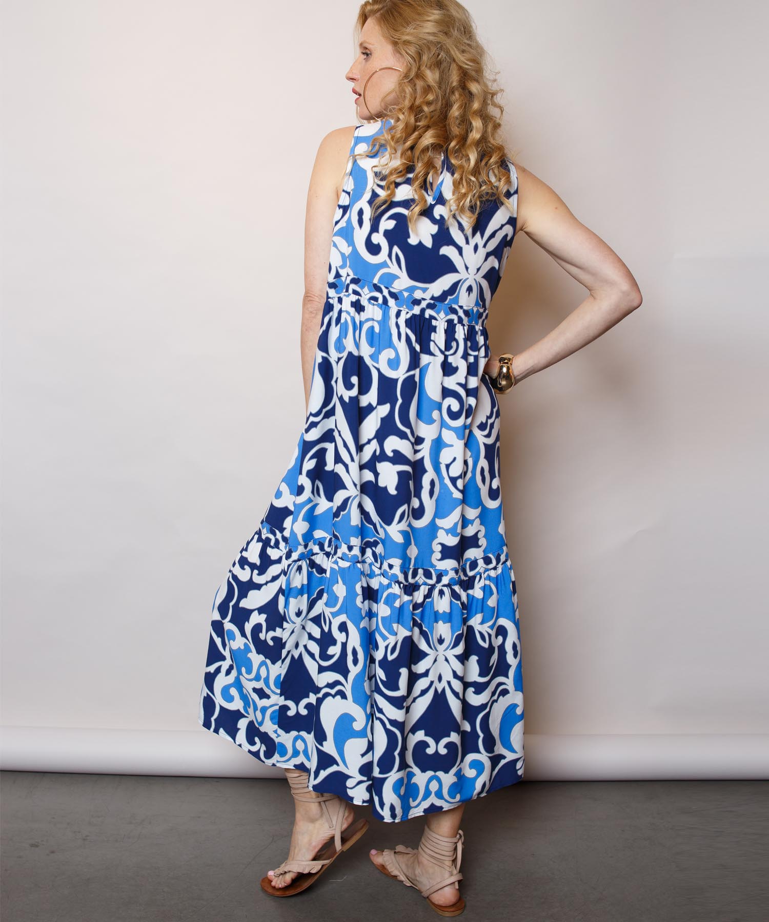 Emily van den Bergh lässiges Boho-Kleid in blau