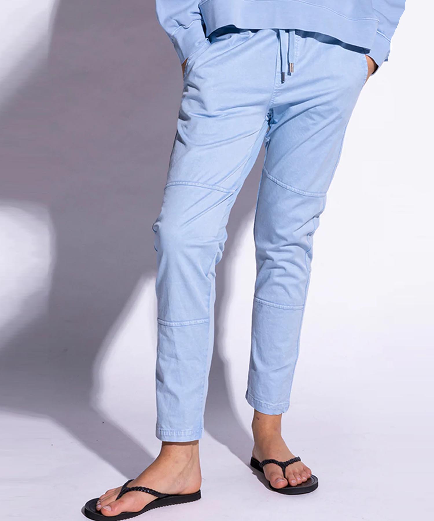 Hose You Two im Materialmix in gewaschener Optik