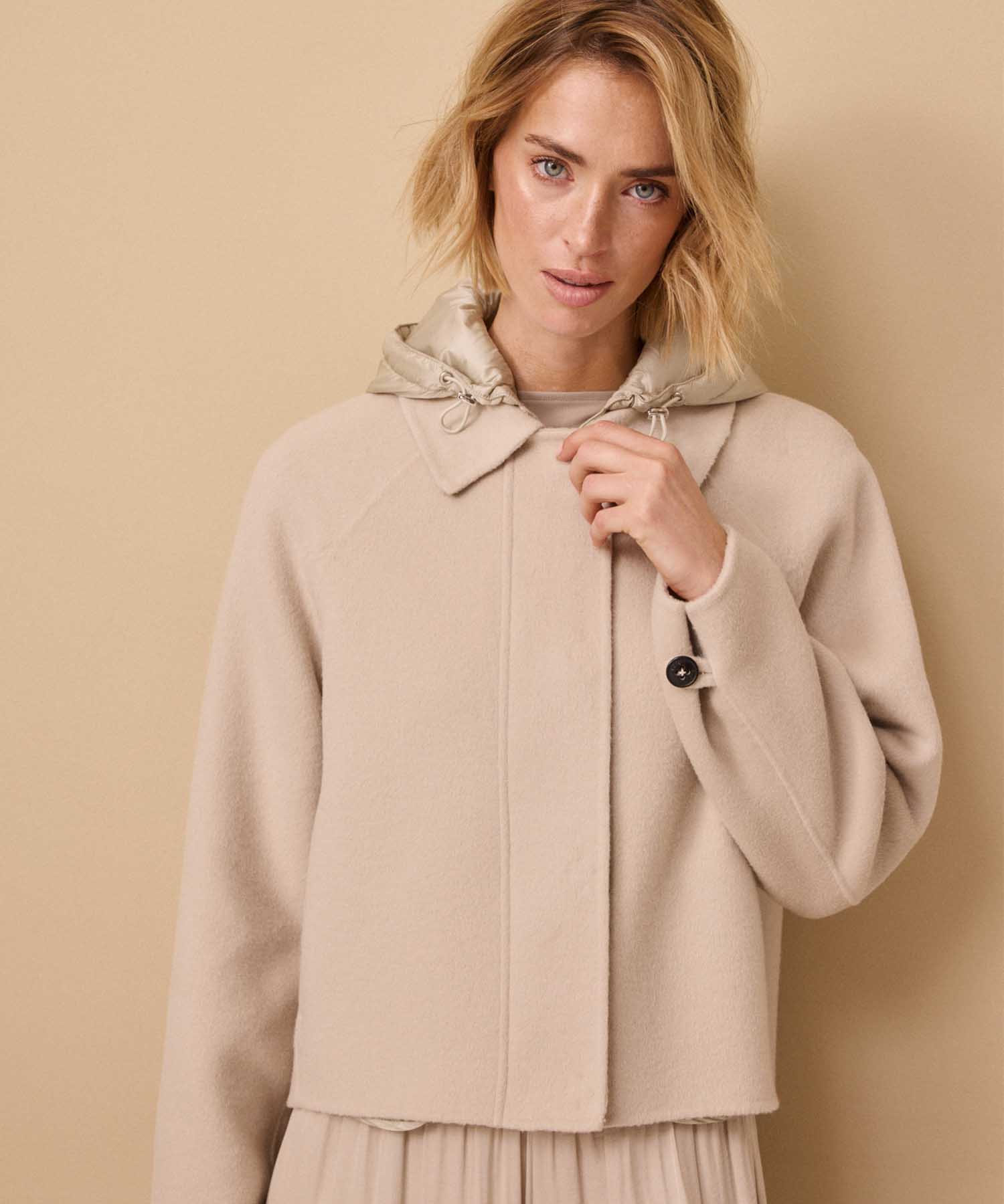 Blonde No. 8 Wolljacke Beren in Beige