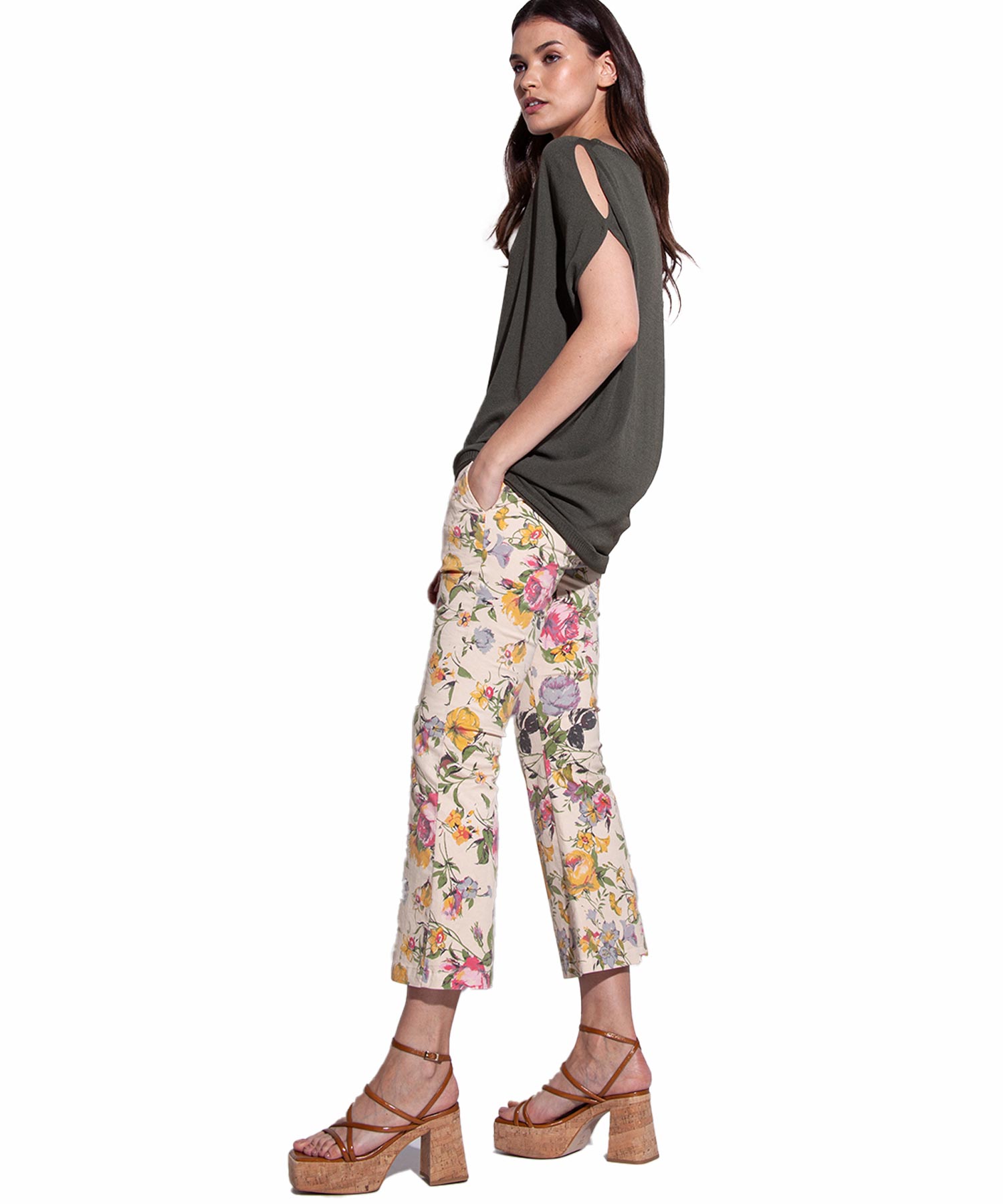 Funky Staff Hose Sia im Coloured Flowers Print