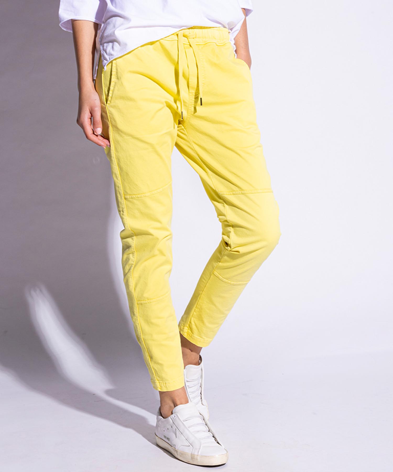 Hose You Two im Materialmix in gewaschener Optik