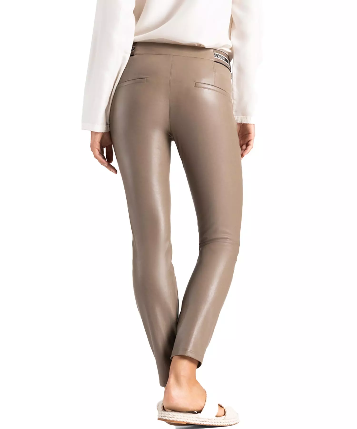 Hose Rave aus veganem Nappastretch von Cambio