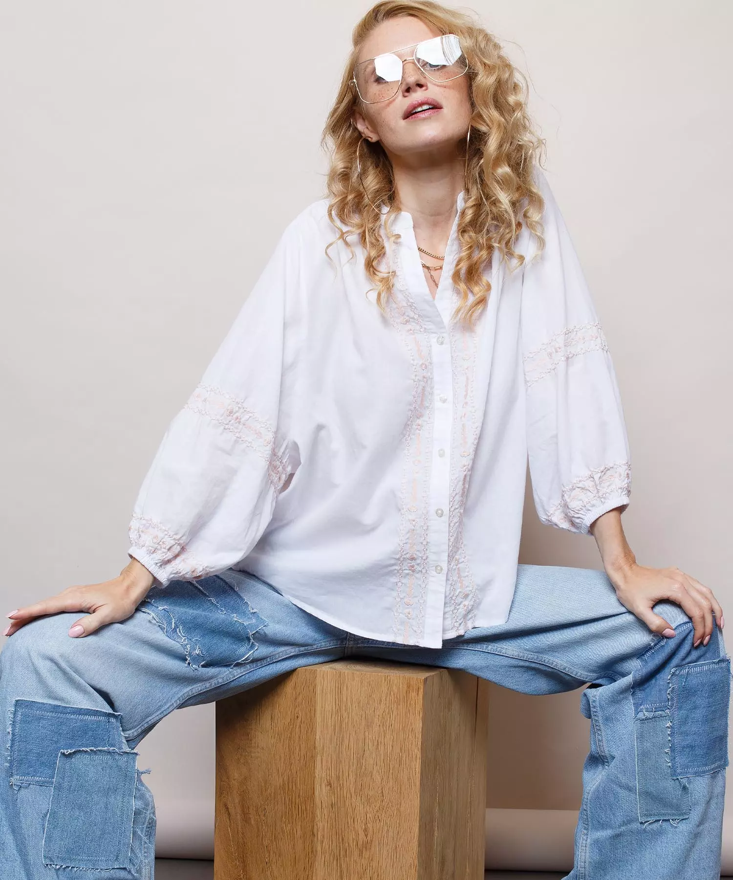 Emily van den Bergh lässige Bluse mit Stickerei