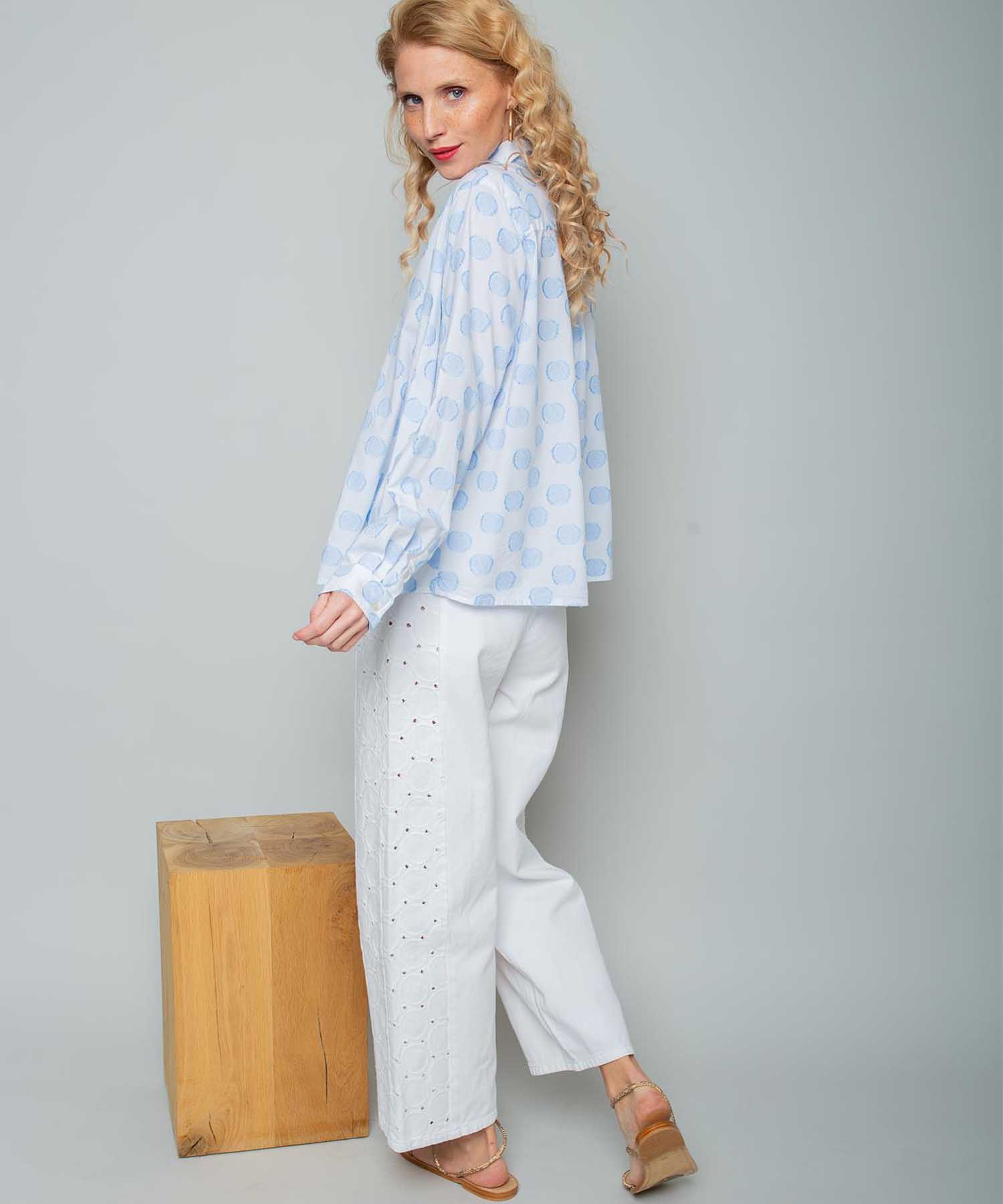 Emily van den Bergh Glockige Hemdbluse mit gewebten Dots | Modehaus Wörmann